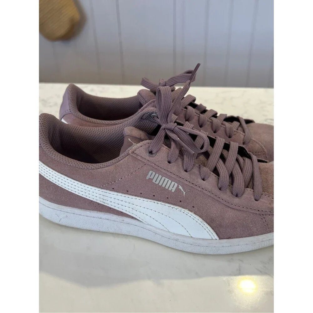 Puma Women's Suede Sneakers in Dusty Rose with White Formstrip, size 7